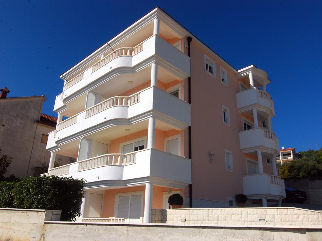 Apartments Barbara Trogir Exterior photo