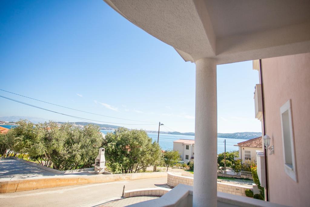 Apartments Barbara Trogir Exterior photo